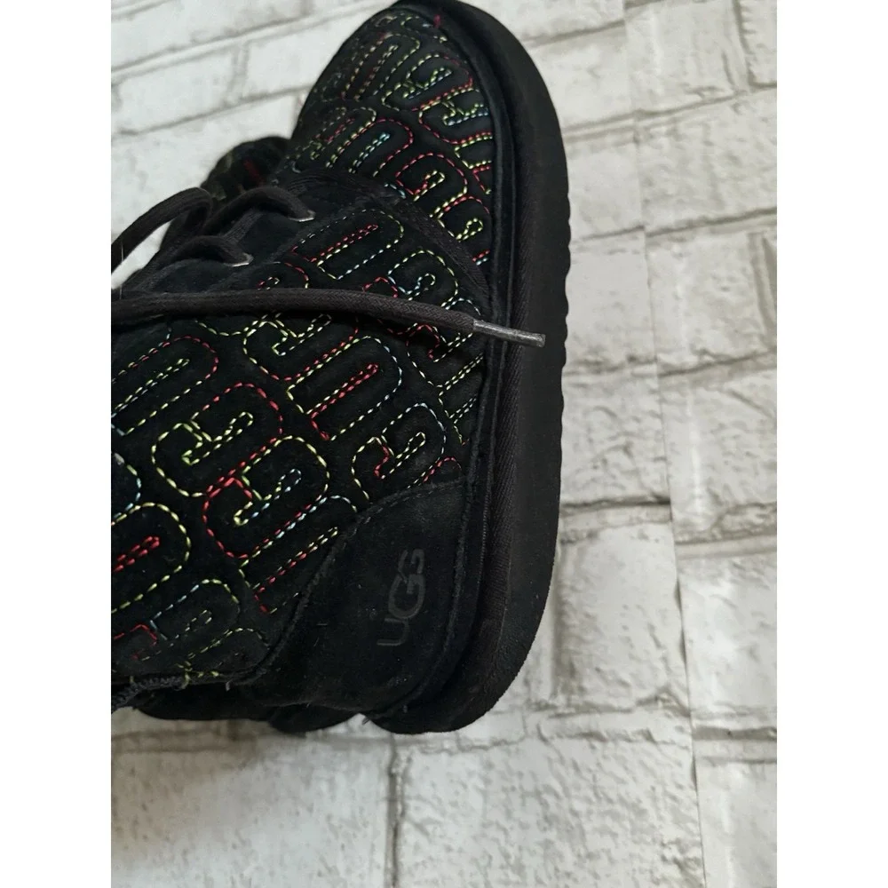 UGG NEUMEL II GRAPHIC STITCH BLACK CHUKKA‎ SUEDE BOOTS KIDS SIZE 3